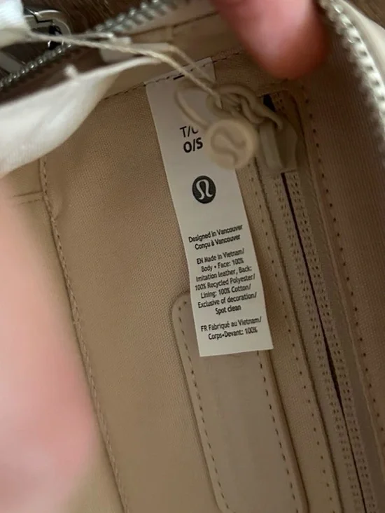 Lululemon Leather Alternative Camera
Crossbody Bag-Cashew NWT - Picture 13 of 16